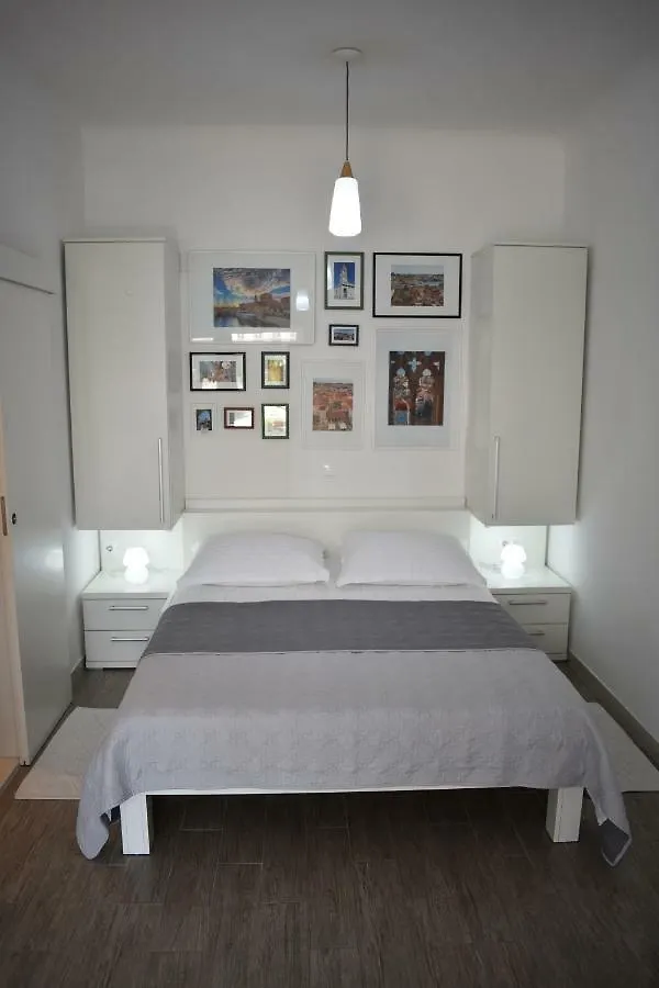 Apartments Svilan Trogir 0*,